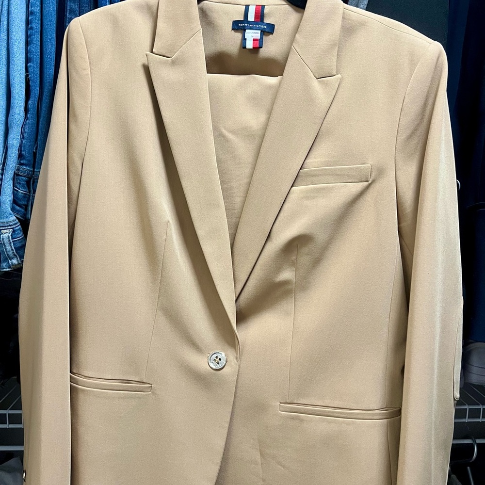 Tommy Hilfiger Tan Pantsuit Elegant Structured Design